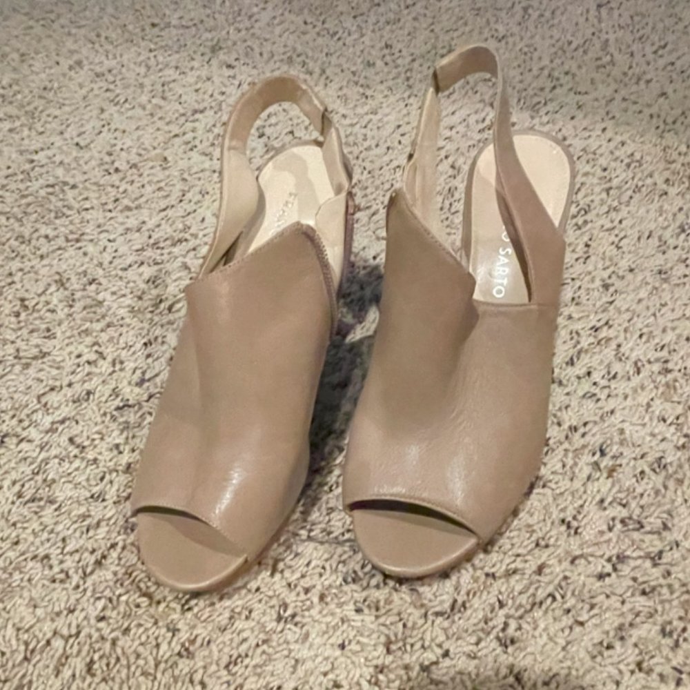 Franco Sarto Slingback Sandals Peep Toe Zip Block Heel Leather Beige Size 8M